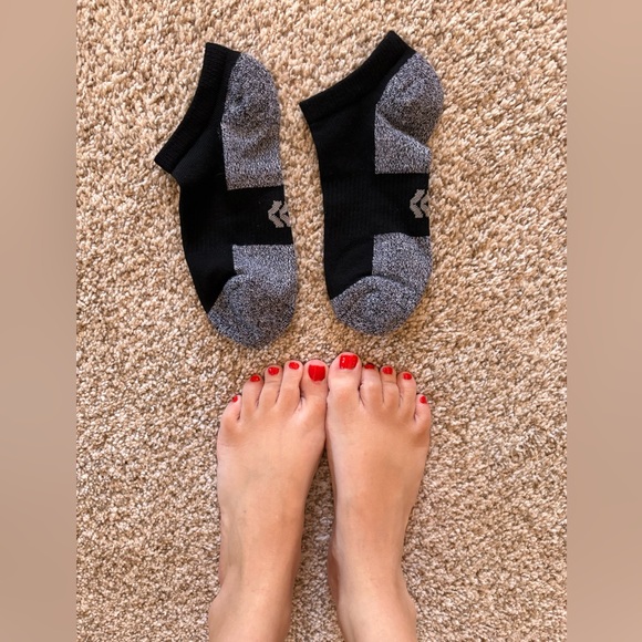 Women’s used ankle socks well worn - Picture 4 of 4